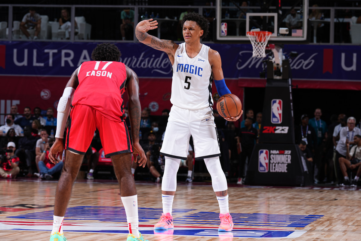 NBA World Reacts: Russell Westbrook's 25-Point Game Explodes NBA World Reacts: Russell Westbrook's 25-Point Game Explodes