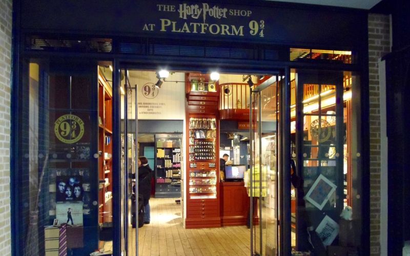 New Harry Potter Shop Opens In Chicago: Must-Visit For Fans New Harry Potter Shop Opens In Chicago: Must-Visit For Fans