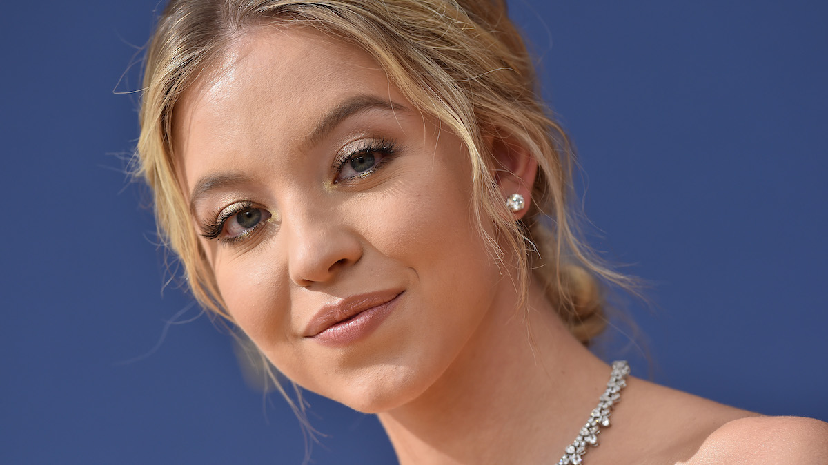 New Images From Echo Valley Starring Sydney Sweeney And Julianne Moore New Images From Echo Valley Starring Sydney Sweeney And Julianne Moore