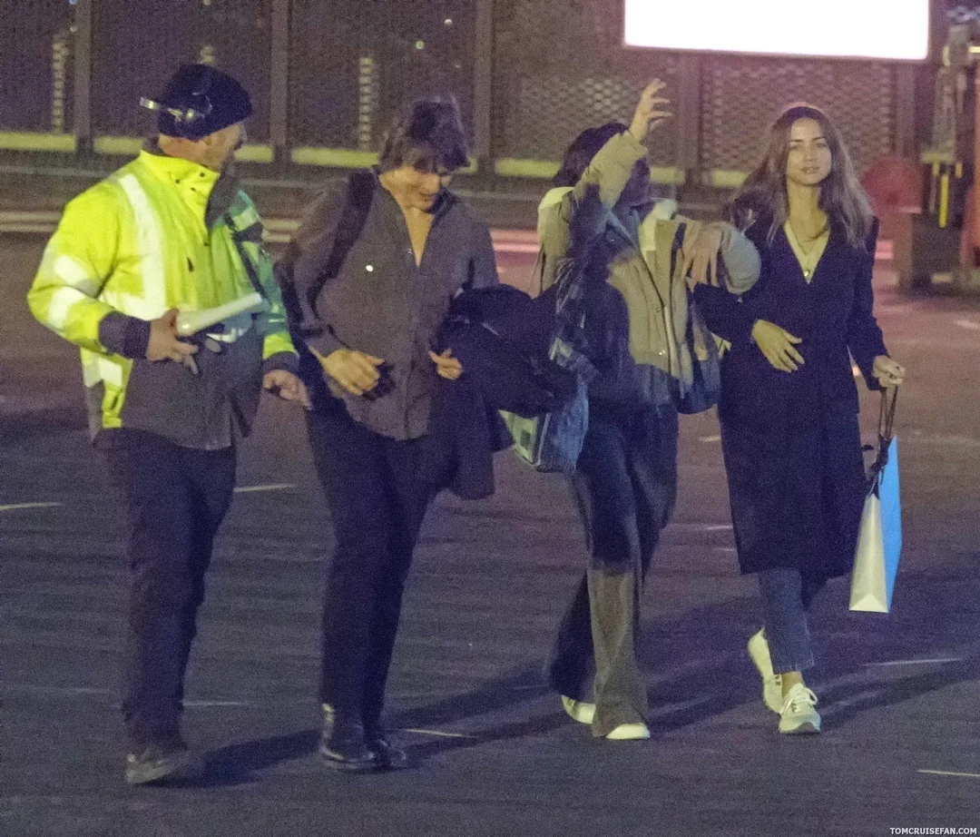 New Photos: Tom Cruise And Ana De Armas' Recent Outing In England Reignites Romance Rumors New Photos: Tom Cruise And Ana De Armas' Recent Outing In England Reignites Romance Rumors