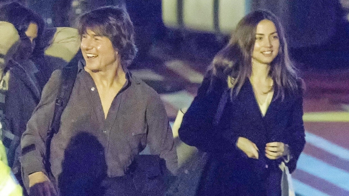 New Photos: Tom Cruise And Ana De Armas Spark Romance Speculation In England New Photos: Tom Cruise And Ana De Armas Spark Romance Speculation In England