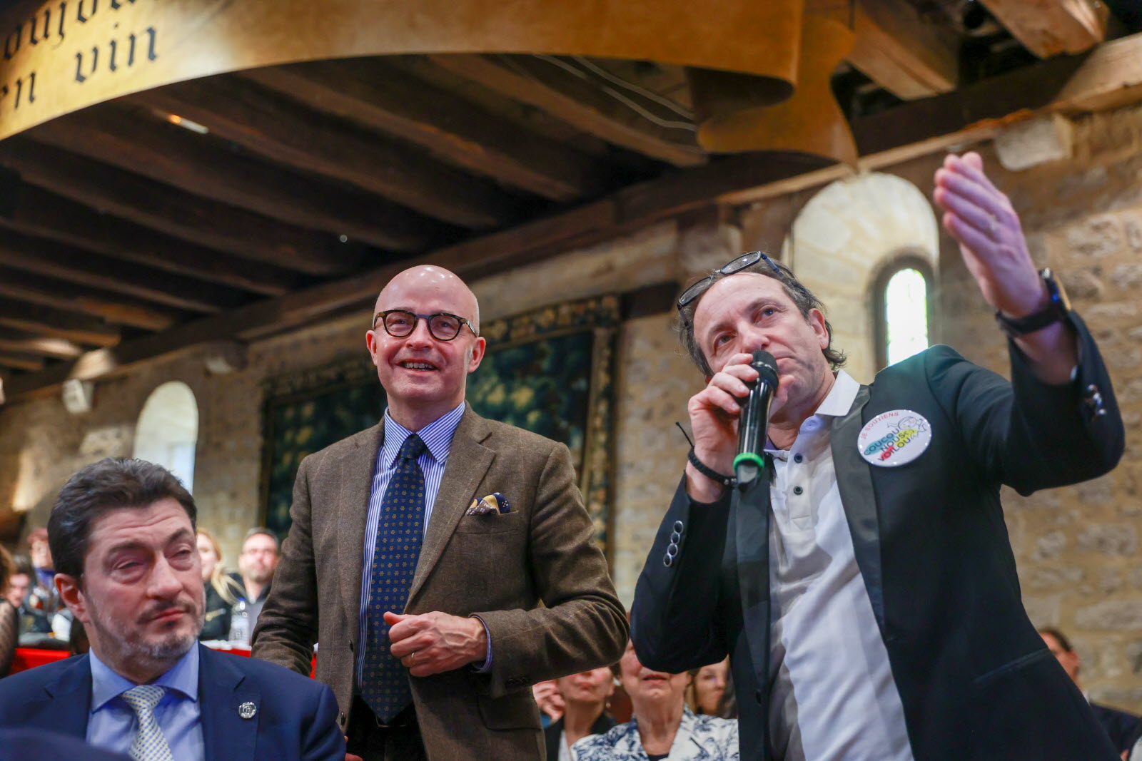 Nuits-Saint-Georges : Rencontre Inattendue Avec Philippe Candeloro Et Chantal Ladesou Nuits-Saint-Georges : Rencontre Inattendue Avec Philippe Candeloro Et Chantal Ladesou