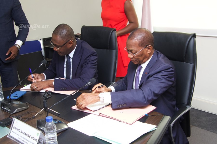 Numérotation Des Bâtiments À Abidjan : Guide Du Projet D'Adressage Numérotation Des Bâtiments À Abidjan : Guide Du Projet D'Adressage