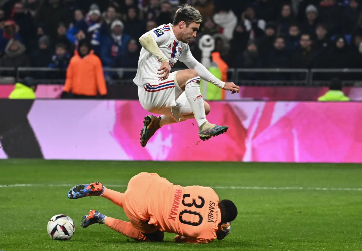 Olympique Lyonnais' Tagliafico Criticizes Man United Players Amidst Ten Hag's Difficulties Olympique Lyonnais' Tagliafico Criticizes Man United Players Amidst Ten Hag's Difficulties
