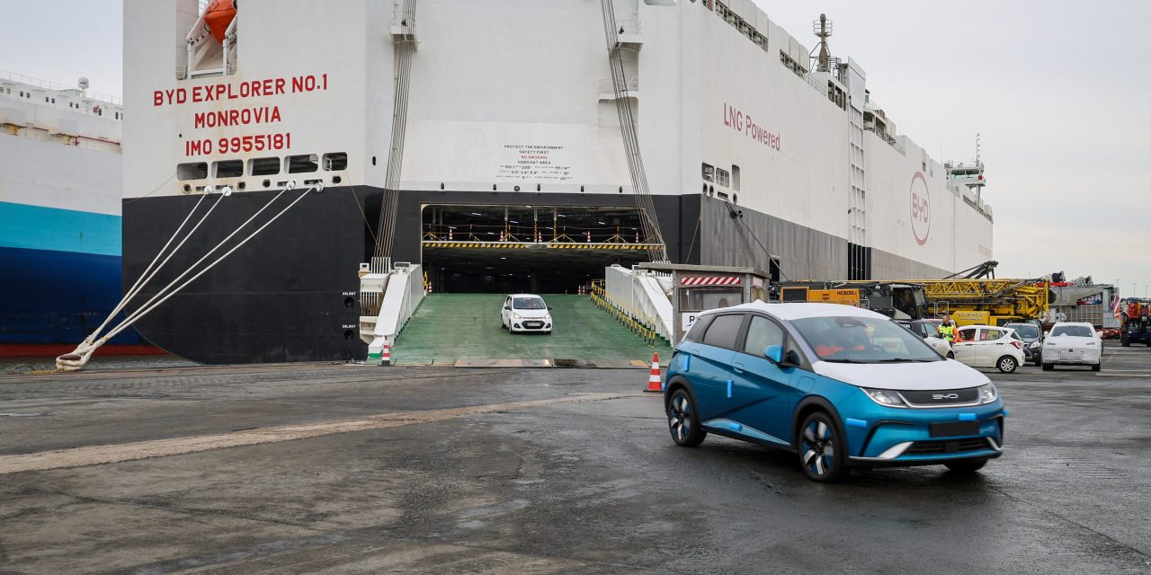 Onko BYD Teslan Uusi Uhka? Trumpin Hallinnon Rooli Selviää Onko BYD Teslan Uusi Uhka? Trumpin Hallinnon Rooli Selviää