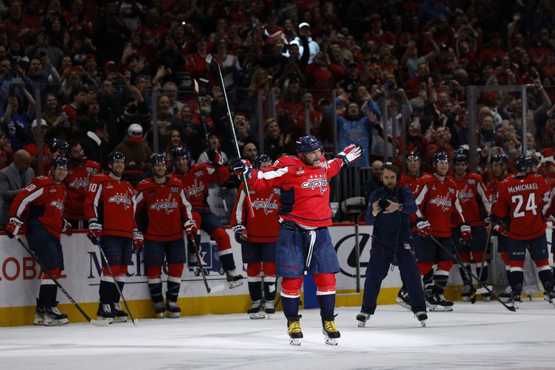 Ovechkin Scores 894th Goal, Matching Gretzky's NHL Record: CP NewsAlert Ovechkin Scores 894th Goal, Matching Gretzky's NHL Record: CP NewsAlert