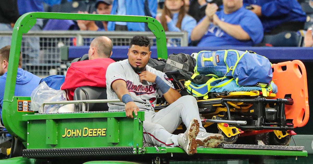 Padre Luis Arraez Suffers Injury In Vicious On-Field Collision Padre Luis Arraez Suffers Injury In Vicious On-Field Collision