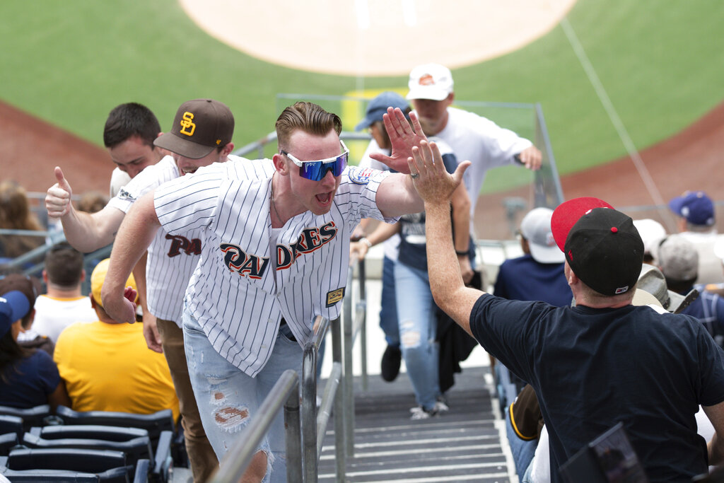 Padres Sweep Giants In Petco Park Showdown Padres Sweep Giants In Petco Park Showdown