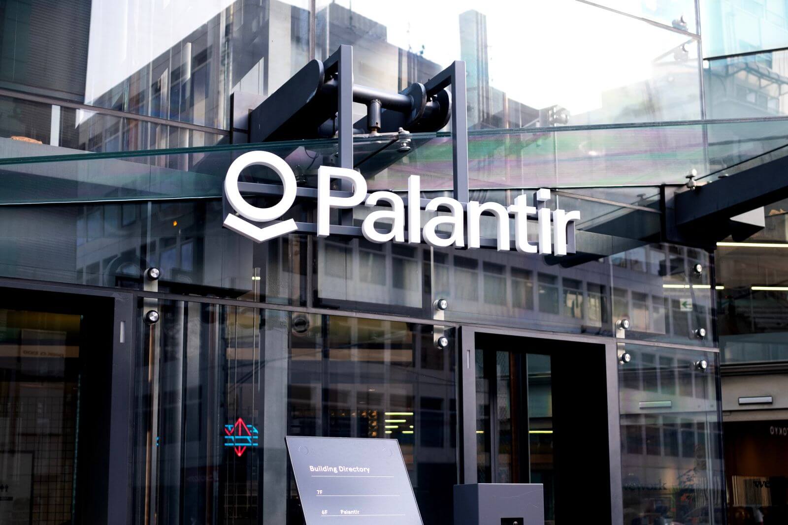 Palantir Stock: Should You Invest Before May 5th? Analysis And Predictions Palantir Stock: Should You Invest Before May 5th? Analysis And Predictions