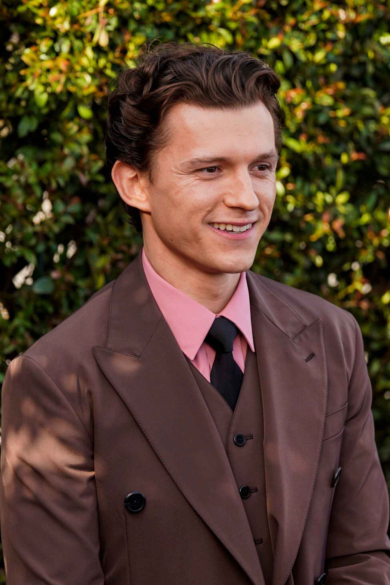 Paws & Love: Tom Holland's Adorable Surprise Visit To Zendaya On Euphoria Paws & Love: Tom Holland's Adorable Surprise Visit To Zendaya On Euphoria