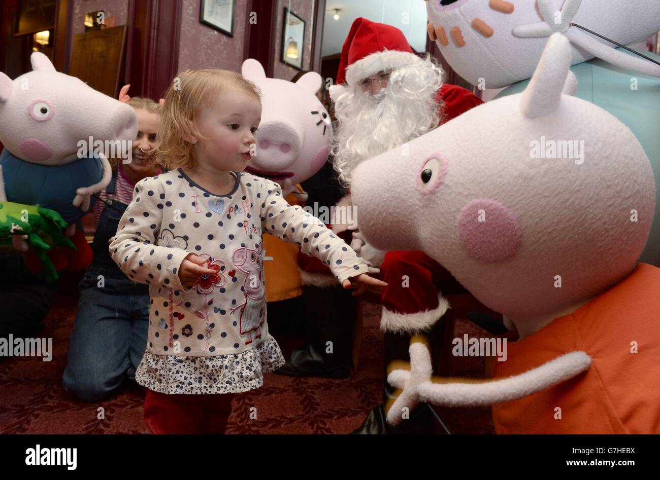 Peppa Pig's Mum's Lavish Gender Reveal At Iconic London Location Peppa Pig's Mum's Lavish Gender Reveal At Iconic London Location