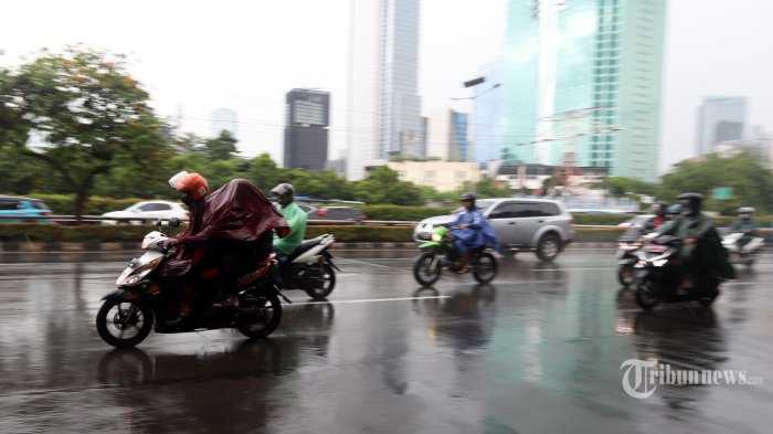 Peringatan Dini Cuaca: Hujan Petir Di Jawa Timur, 29 Maret 2024 Peringatan Dini Cuaca: Hujan Petir Di Jawa Timur, 29 Maret 2024