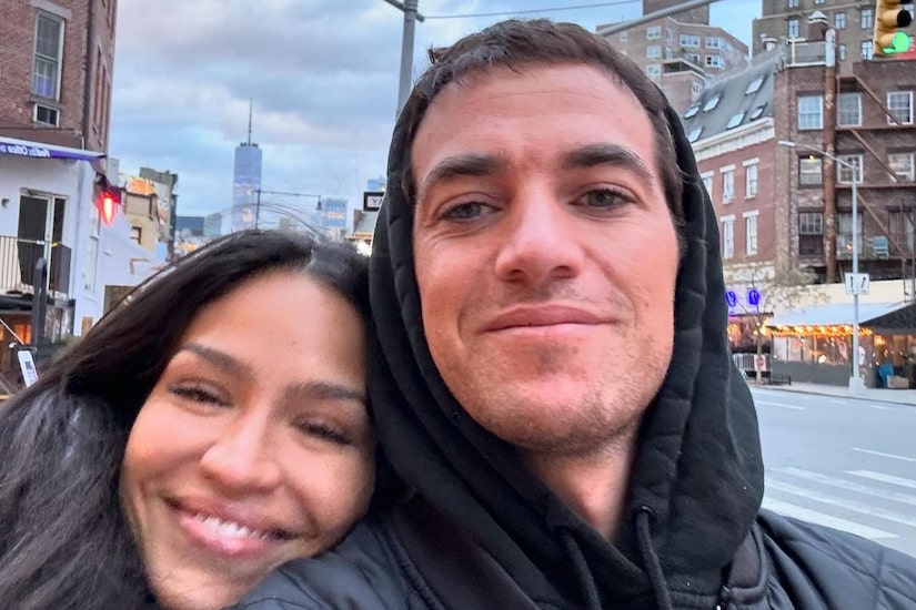 Photos: Cassie Ventura's Pregnancy Reveal At MobLand Premiere With Husband Alex Fine Photos: Cassie Ventura's Pregnancy Reveal At MobLand Premiere With Husband Alex Fine