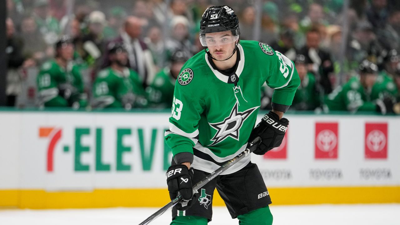 Playoff Game Highlights: Johnston's Speedy Goal Leads Stars To 6-2 Win Playoff Game Highlights: Johnston's Speedy Goal Leads Stars To 6-2 Win