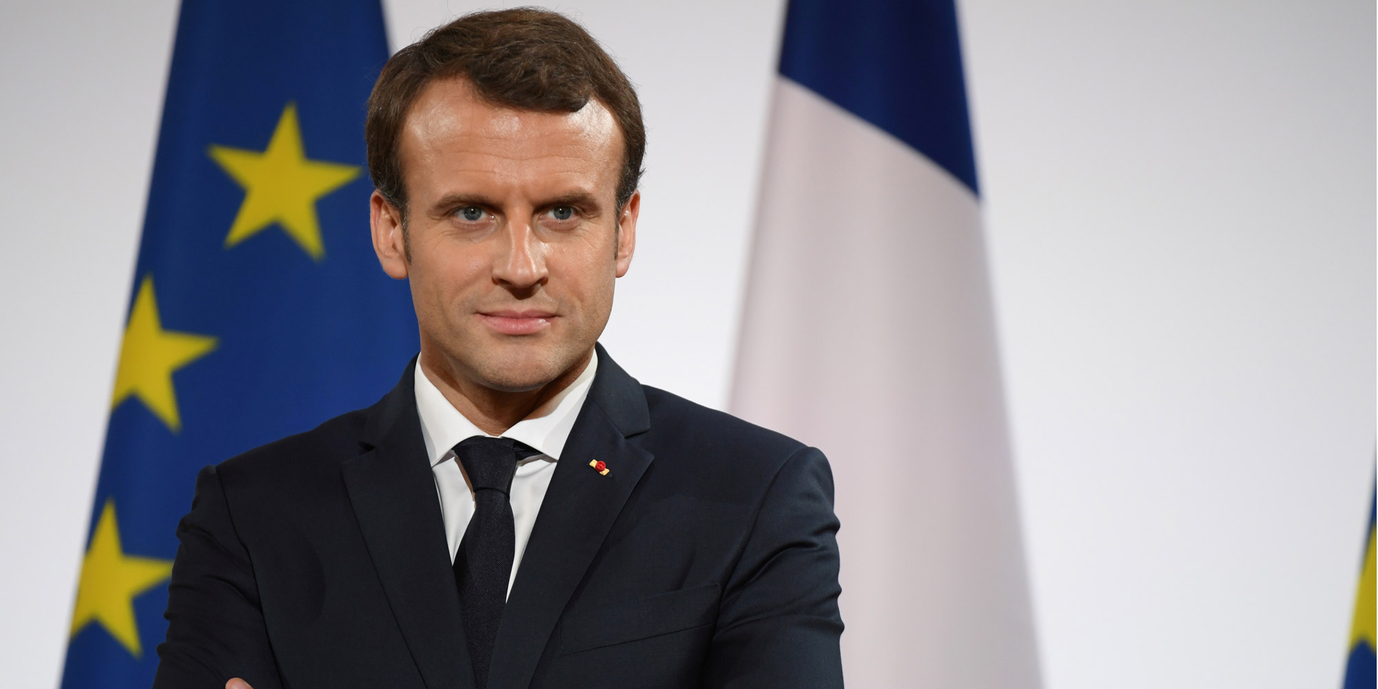 Politique Camerounaise: Macron, Troisième Mandat, Et Le Débat 2032 Politique Camerounaise: Macron, Troisième Mandat, Et Le Débat 2032