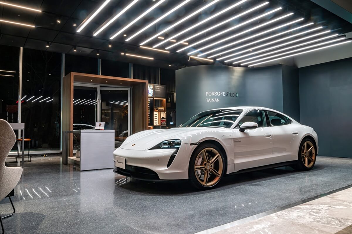 新北Porsche概念店:Labubu加持,打造全新品牌體驗 新北Porsche概念店:Labubu加持,打造全新品牌體驗