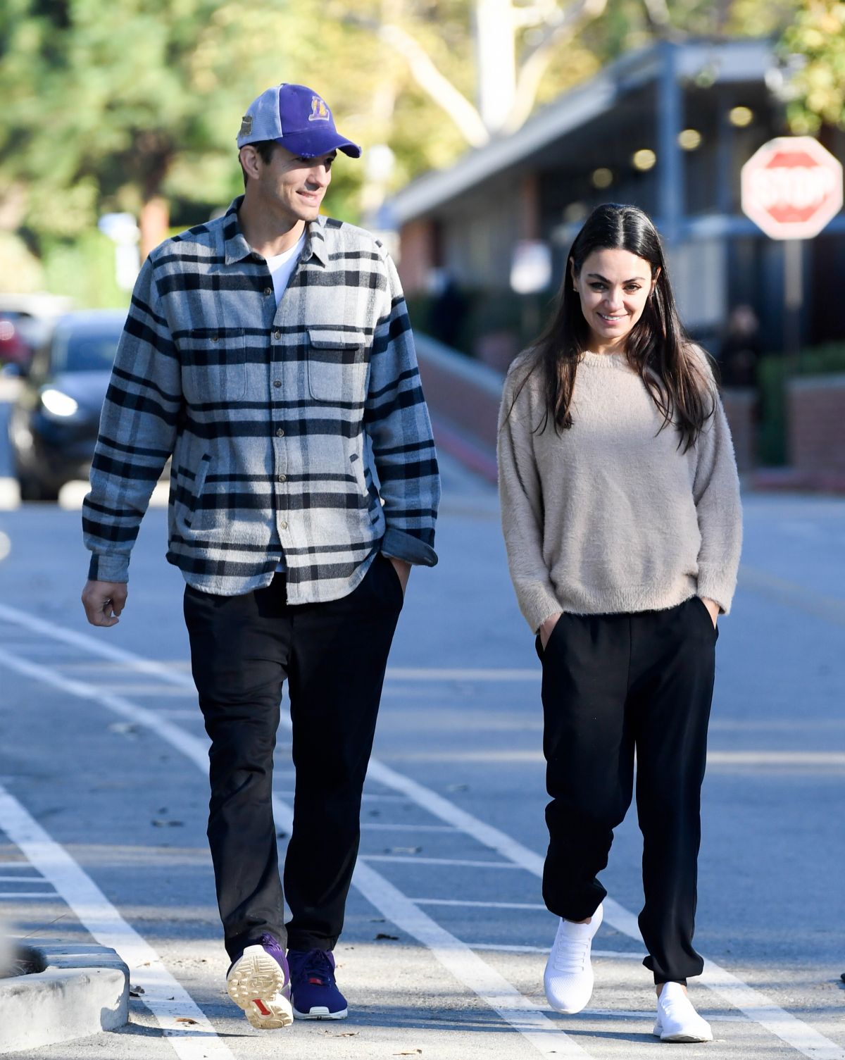 Post-Venice Film, Ashton Kutcher Steps Out With Mila Kunis In Beverly Hills Post-Venice Film, Ashton Kutcher Steps Out With Mila Kunis In Beverly Hills