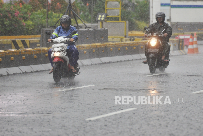 Prakiraan Cuaca Bandung Besok, 26 Maret: Antisipasi Hujan Di Jawa Barat Prakiraan Cuaca Bandung Besok, 26 Maret: Antisipasi Hujan Di Jawa Barat