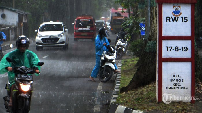 Prakiraan Cuaca Jawa Timur 24 Maret 2024: Waspada Hujan Lebat Prakiraan Cuaca Jawa Timur 24 Maret 2024: Waspada Hujan Lebat