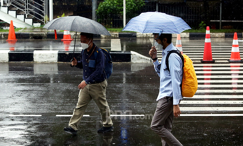 Prakiraan Cuaca Semarang Besok (22/4): Hujan Siang Hari Di Jawa Tengah Prakiraan Cuaca Semarang Besok (22/4): Hujan Siang Hari Di Jawa Tengah