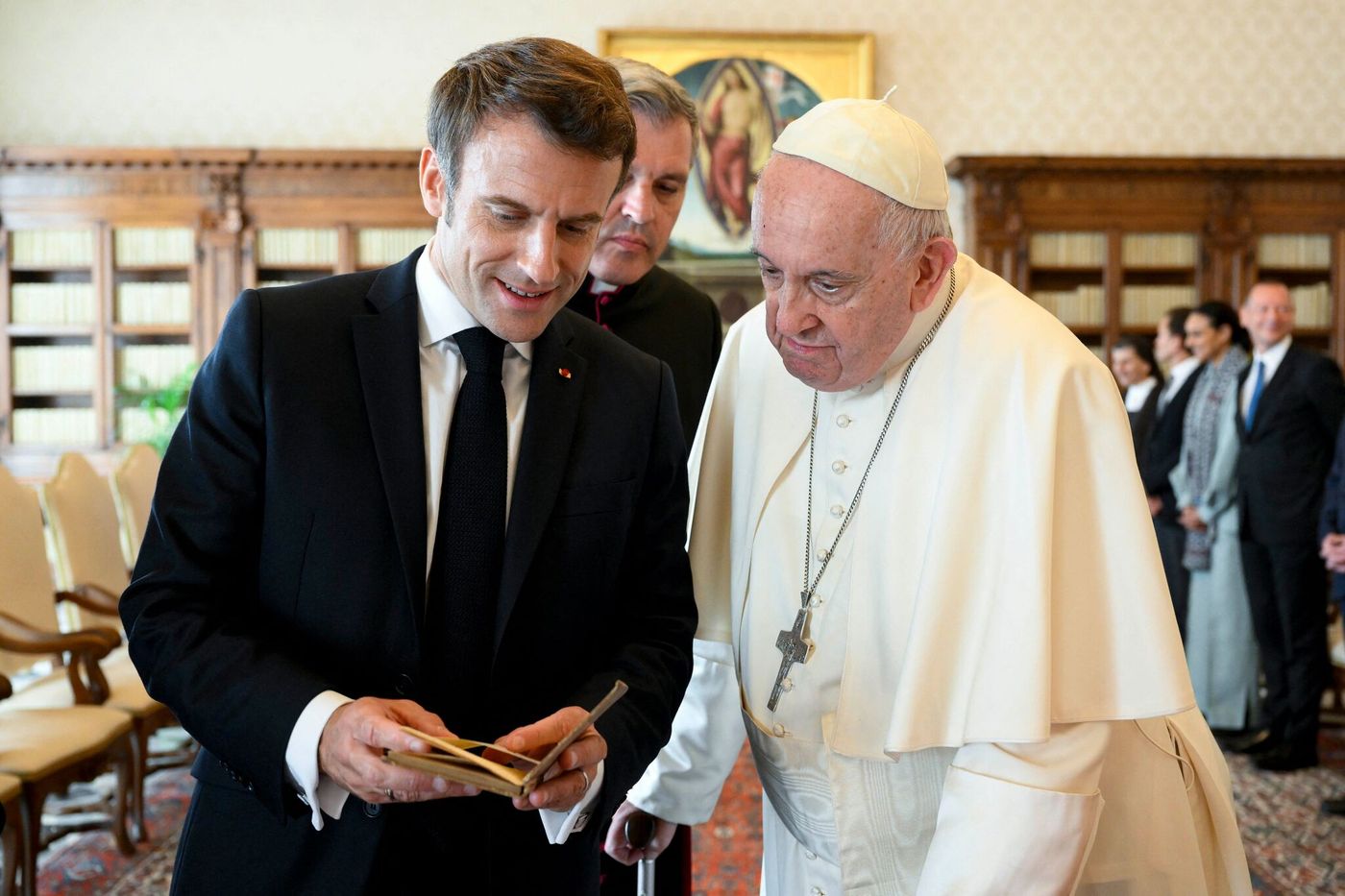 Présidence Macron : Ingérence Présumée Dans Le Choix Du Prochain Pape ? Présidence Macron : Ingérence Présumée Dans Le Choix Du Prochain Pape ?