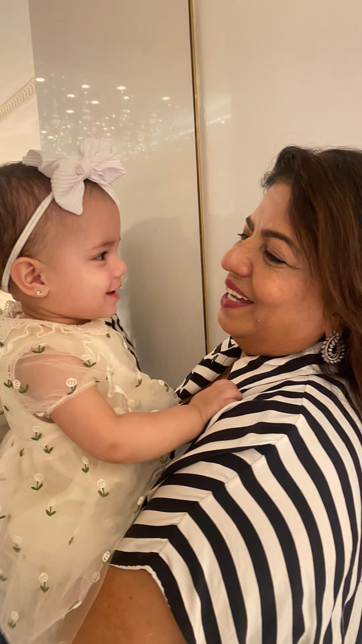 Priyanka Chopra's Bollywood Journey: Mother Madhu Chopra Reveals Industry Challenges Priyanka Chopra's Bollywood Journey: Mother Madhu Chopra Reveals Industry Challenges