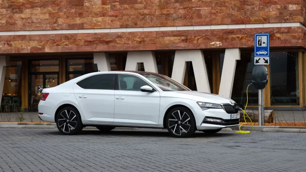 Problémy BYD V Evropě: Jak Hybridní Vozy A Zkušení Manažeři Změní Situaci? Problémy BYD V Evropě: Jak Hybridní Vozy A Zkušení Manažeři Změní Situaci?