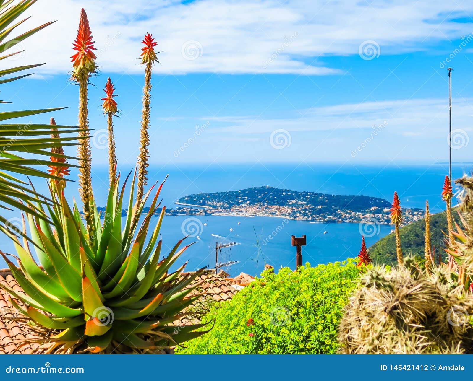 Provence Hiking Itinerary: Mountains To Mediterranean Coastline Provence Hiking Itinerary: Mountains To Mediterranean Coastline