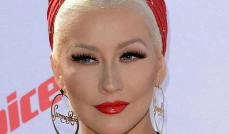 Public Reaction To Christina Aguilera's Altered Appearance Public Reaction To Christina Aguilera's Altered Appearance