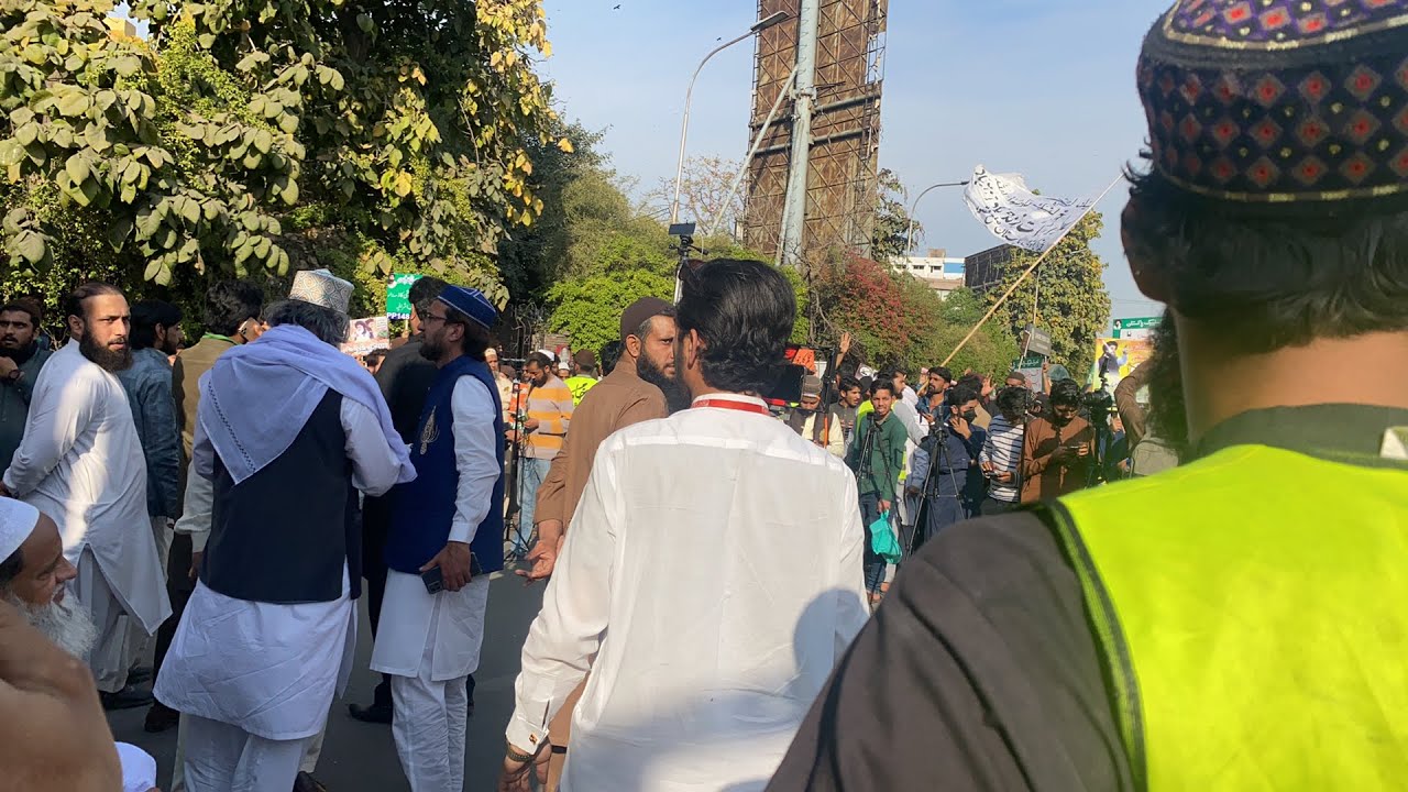 پی ایس ایل ٹرافی کا لاہور میں جشن پی ایس ایل ٹرافی کا لاہور میں جشن