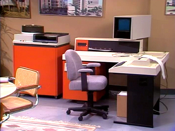 Recreating Selena Gomez's 80s Office Style: The High-Waisted Suit Recreating Selena Gomez's 80s Office Style: The High-Waisted Suit