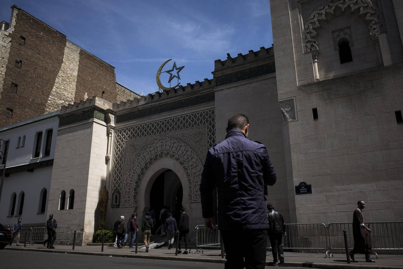 Région Française Supprime 19 Millions D'euros De Financement Pour Université Islamique Région Française Supprime 19 Millions D'euros De Financement Pour Université Islamique