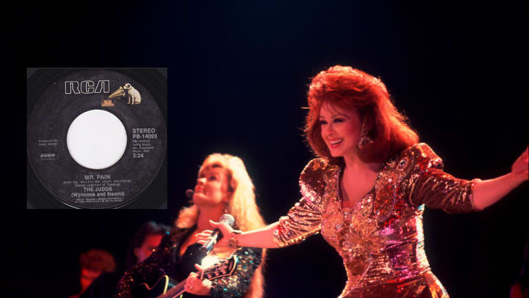 Remembering Naomi Judd: Ashley Judd Recounts Their Last Conversation Remembering Naomi Judd: Ashley Judd Recounts Their Last Conversation