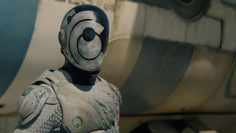 Review: Apple's Murderbot Series - Funny, Dark, And Deeply Relatable Sci-Fi Review: Apple's Murderbot Series - Funny, Dark, And Deeply Relatable Sci-Fi