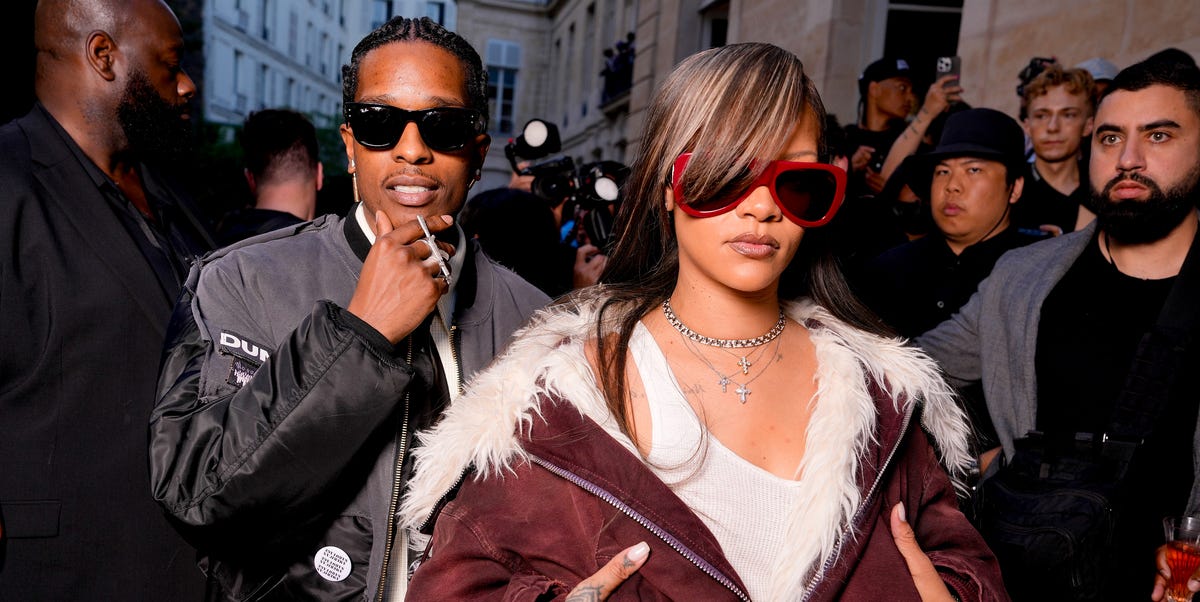 Rihanna Shares A Sweet Moment With A Fan After Paris Fenty Beauty Event Rihanna Shares A Sweet Moment With A Fan After Paris Fenty Beauty Event