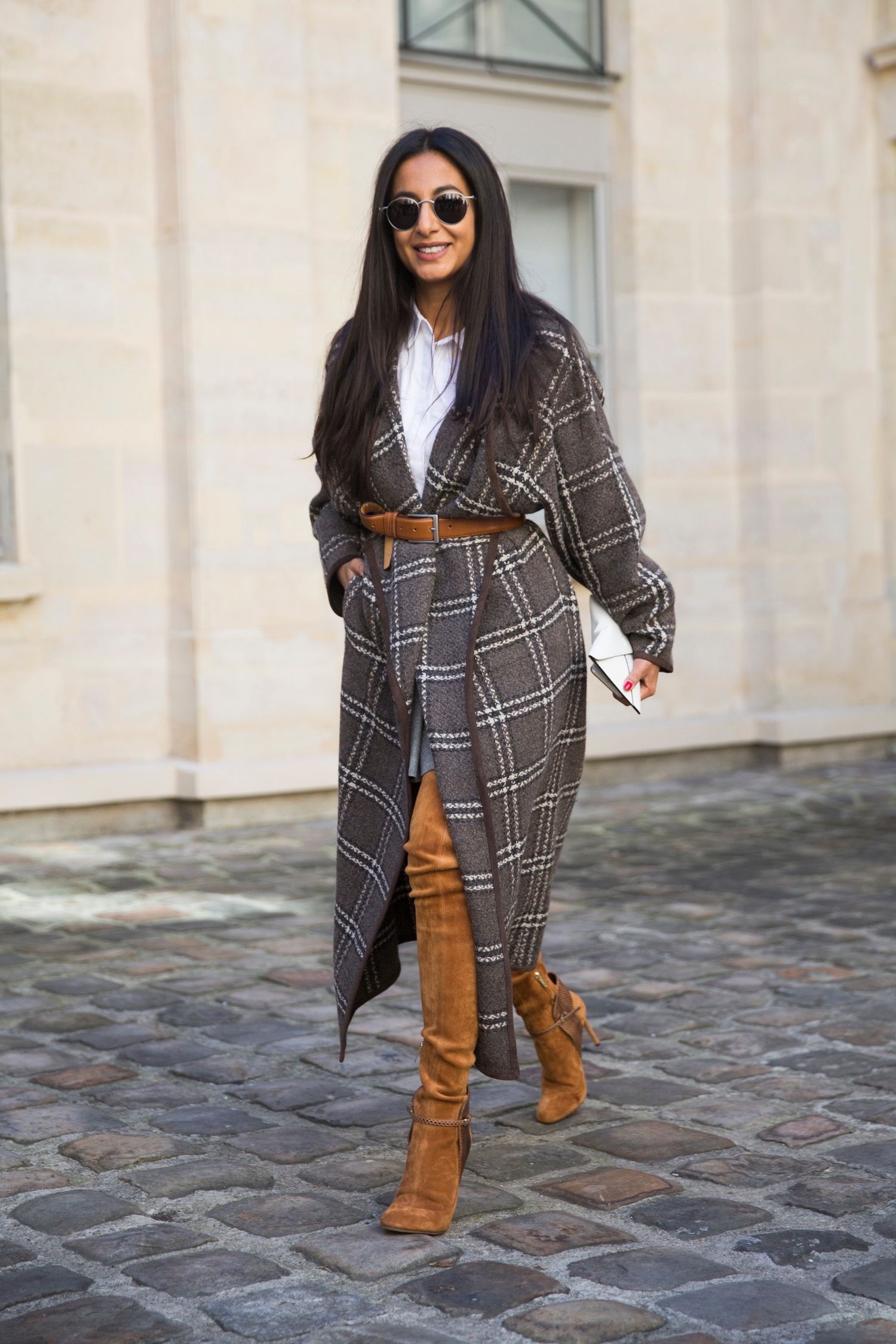 Rihanna's Chic Winter Outfit: Bundled Up For Dinner In Santa Monica Rihanna's Chic Winter Outfit: Bundled Up For Dinner In Santa Monica