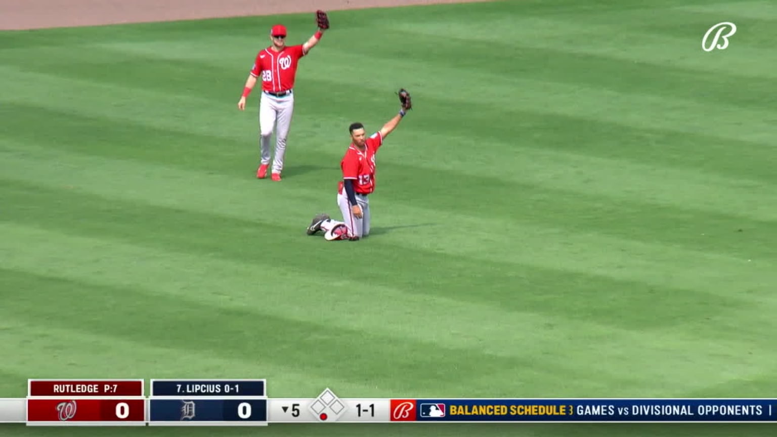 Robles' Diving Catch: Injury Mars Nationals' Loss To Giants Robles' Diving Catch: Injury Mars Nationals' Loss To Giants