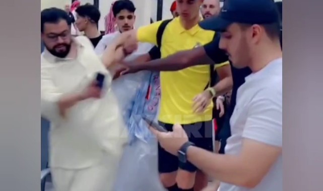 Ronaldo'nun Beklenmedik Olayı: Fenerbahçelileri Heyecanlandıran Görüntüler Ronaldo'nun Beklenmedik Olayı: Fenerbahçelileri Heyecanlandıran Görüntüler