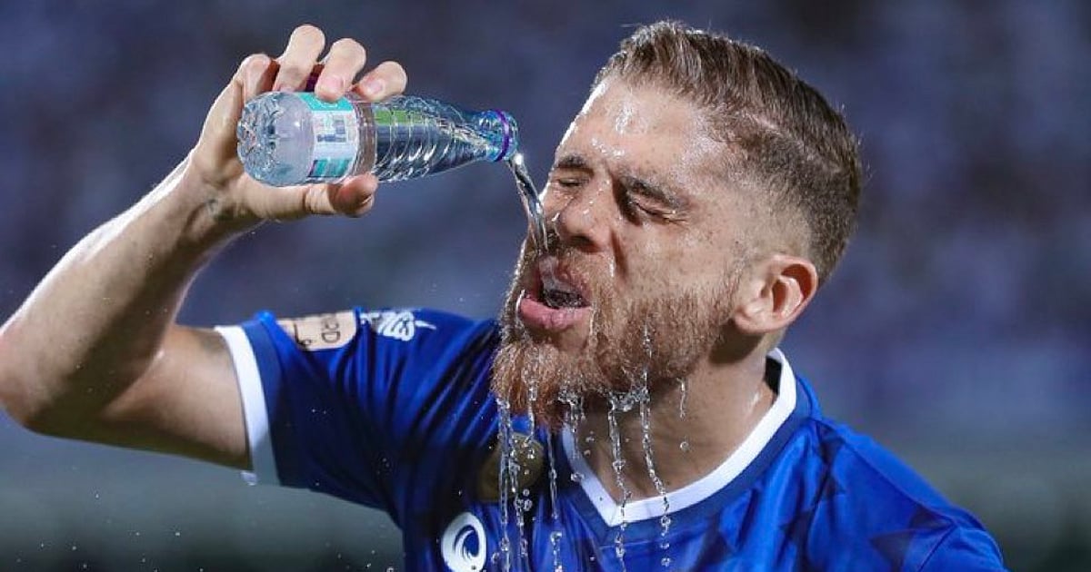 رسميًا: مدافع ليفركوزن يوقع مع نادٍ جديد رسميًا: مدافع ليفركوزن يوقع مع نادٍ جديد