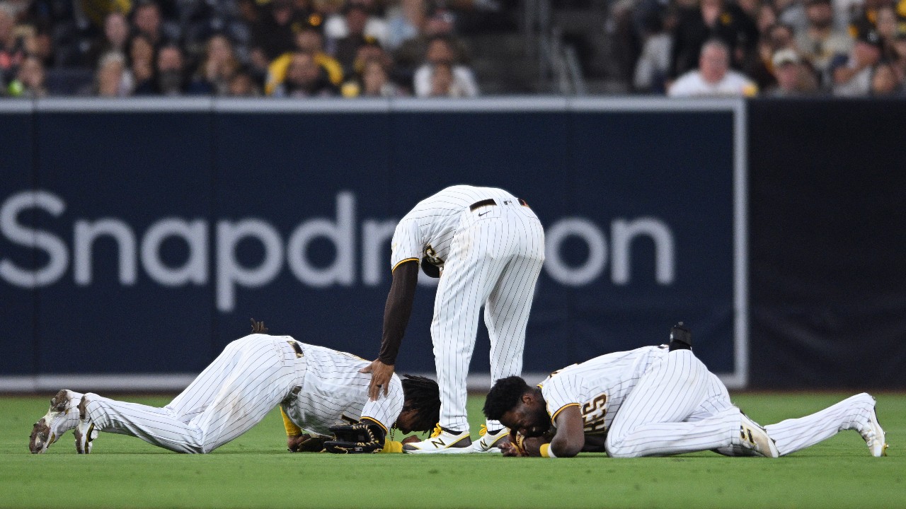 San Diego Padres' Arraez Out With Concussion Following Field Collision San Diego Padres' Arraez Out With Concussion Following Field Collision