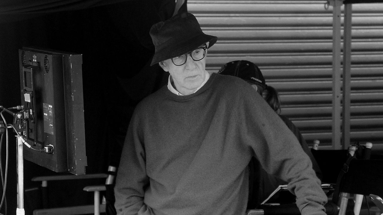 Sean Penn Challenges Dylan Farrow's Allegations Against Woody Allen Sean Penn Challenges Dylan Farrow's Allegations Against Woody Allen