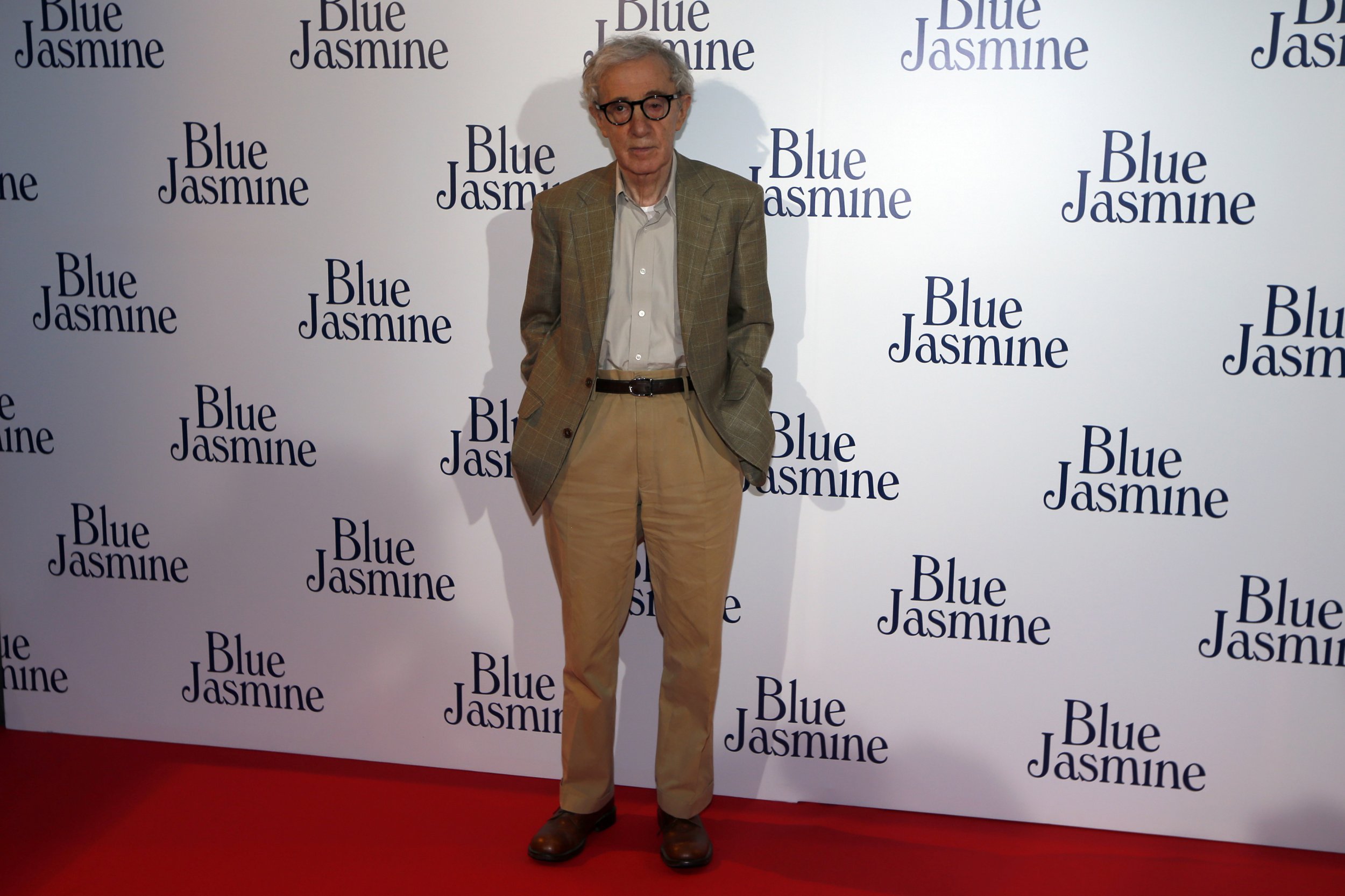 Sean Penn Questions Dylan Farrow's Allegations Against Woody Allen Sean Penn Questions Dylan Farrow's Allegations Against Woody Allen