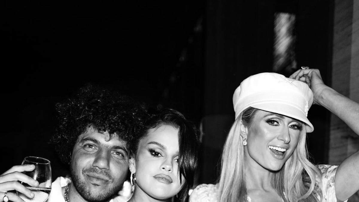 Selena Gomez Denies Cheating Rumors With Producer Benny Blanco Selena Gomez Denies Cheating Rumors With Producer Benny Blanco