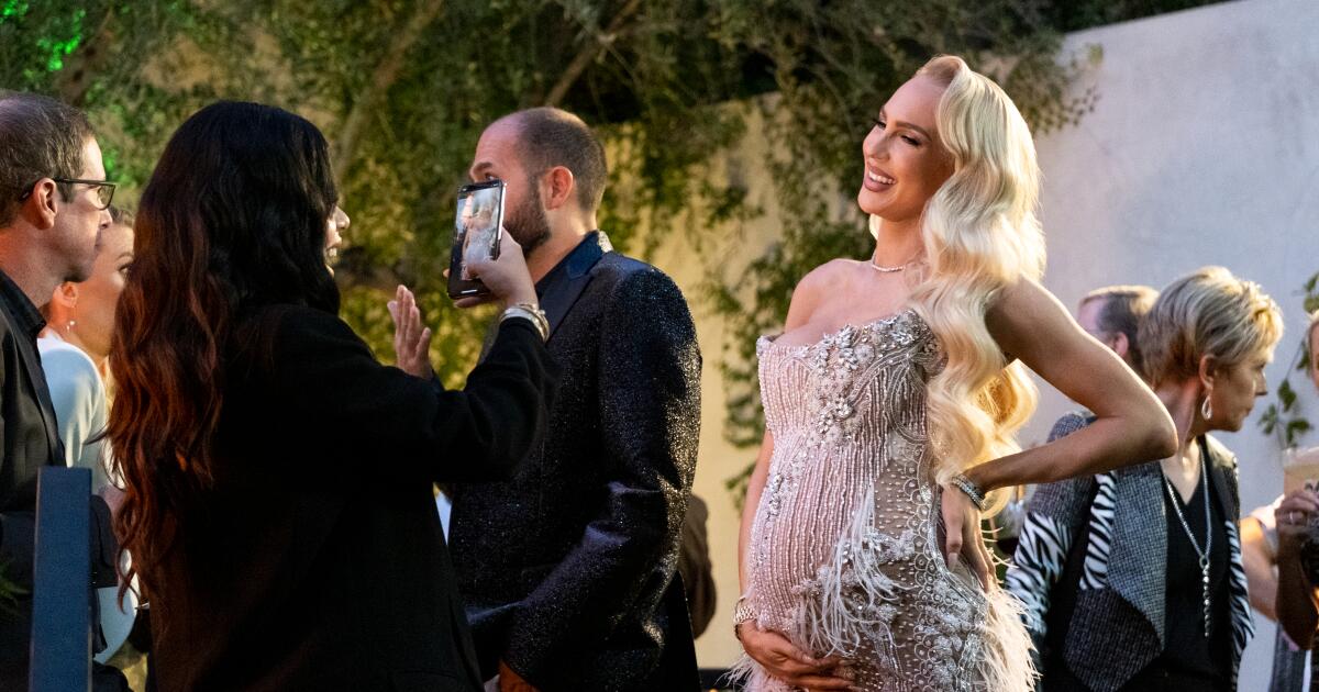 'Selling Sunset' Star Exposes Alleged Landlord Price Gouging Following LA Fires 'Selling Sunset' Star Exposes Alleged Landlord Price Gouging Following LA Fires