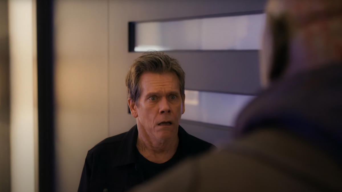 Siren (Netflix): Julianne Moore, Kevin Bacon & More Star In Dark Comedy Series Siren (Netflix): Julianne Moore, Kevin Bacon & More Star In Dark Comedy Series