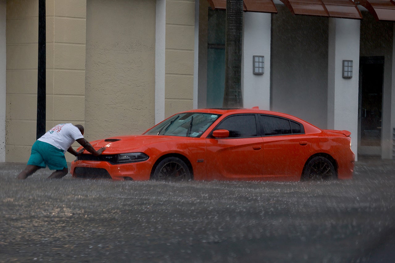 South Florida Flash Flood Warning Issued Due To Heavy Rainfall South Florida Flash Flood Warning Issued Due To Heavy Rainfall
