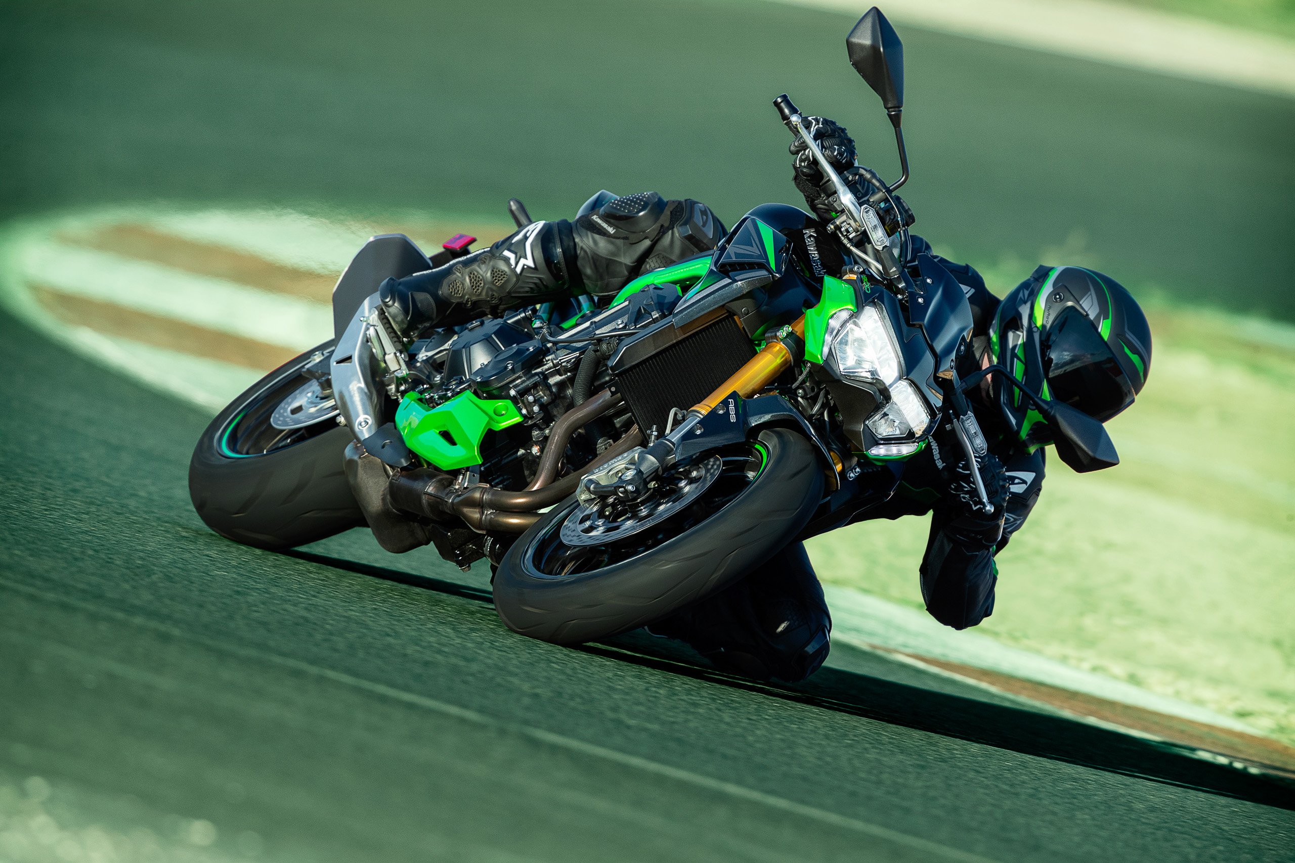 Spesifikasi Dan Harga Terbaru: Kawasaki Z900 Dan Z900 SE (Indonesia) Spesifikasi Dan Harga Terbaru: Kawasaki Z900 Dan Z900 SE (Indonesia)
