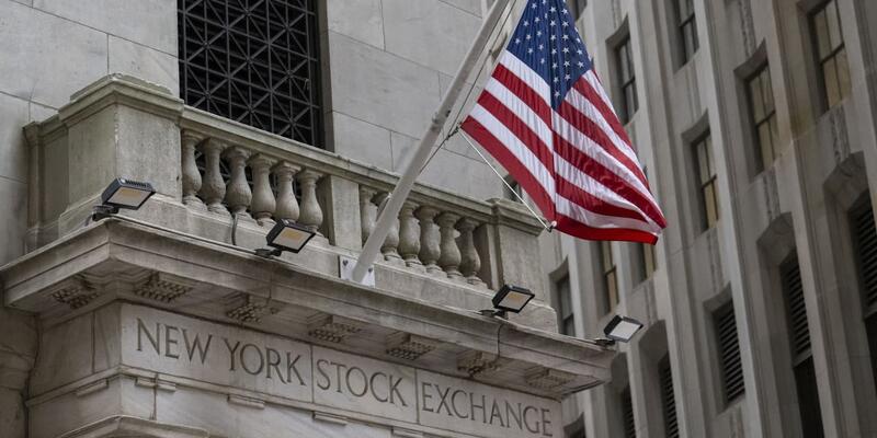 Stock Market Today: Bonds Tumble, Dow Futures Fluctuate, Bitcoin Rises Stock Market Today: Bonds Tumble, Dow Futures Fluctuate, Bitcoin Rises