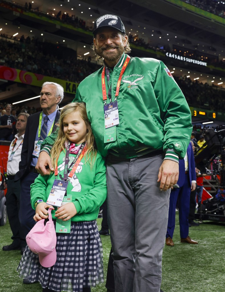 Super Bowl 2025: Bradley Cooper And Daughter Lea In Matching Green Outfits Super Bowl 2025: Bradley Cooper And Daughter Lea In Matching Green Outfits