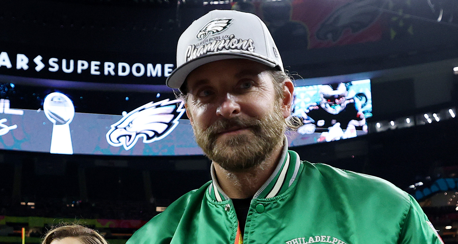 Super Bowl 2025: Bradley Cooper And Daughter Lea's Matching Green Outfits Super Bowl 2025: Bradley Cooper And Daughter Lea's Matching Green Outfits